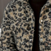Männers fleecejacke - stylisches, lässiges braunes oberteil für jeden tag